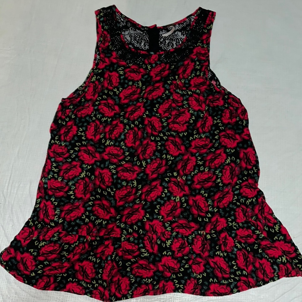 Top free people sz M blouse vibrant red floral used medium summer shirt lace